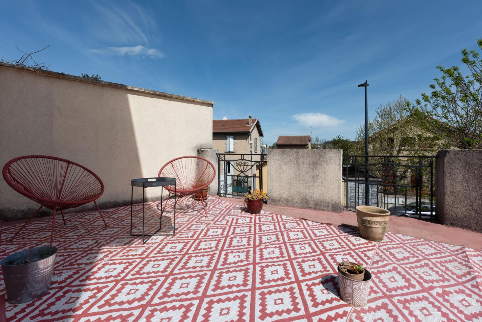 Demeure Urbaine Apartment Romans-sur-Isère Exterior foto